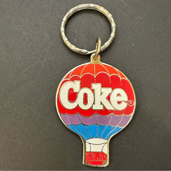 VTG 1985 COKE Keychain Coca-Cola Company Hot Air Balloon Red White Blue Purple - Picture 5 of 5